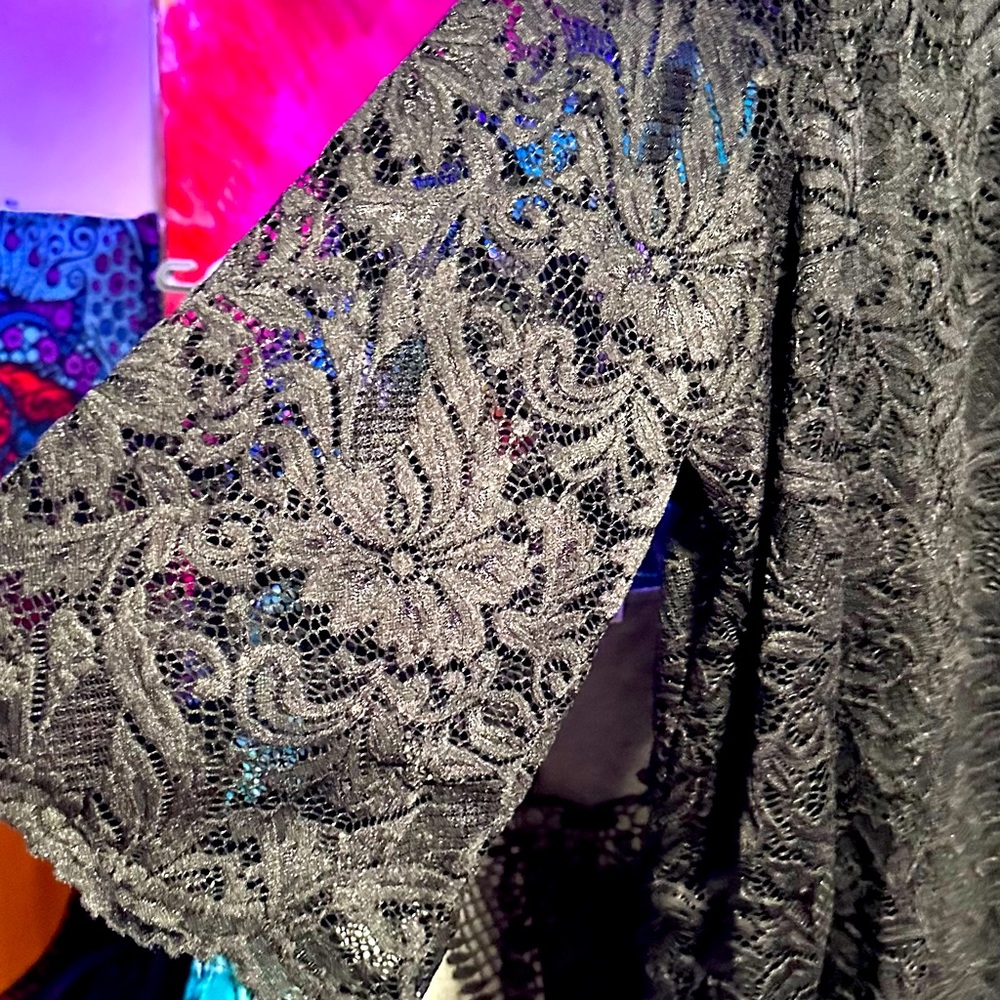 I am selling a lace Attention plus blouse
